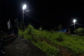 Petugas makamkan jasad janin berusia 11 pekan sesuai protokol COVID-19