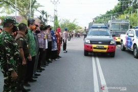 Cegah COVID-19, Jalan di Kota Bagansiapiapi disemprot cairan disinfektan