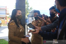 Bupati Karolin imbau warga kibarkan bendera setengah tiang Minggu besok