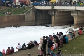 Ada pemandangan unik sungai "bersalju" di lokasi CFD BKT