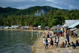 Wisata pantai Botutonuo Bone Bolango kembali ramai