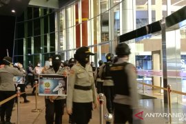 Polda Sulsel sasar cafe hingga mal untuk edukasi pencegahan COVID-19