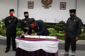 DPRD Bangka sahkan tiga raperda usulan eksekutif