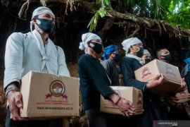 Kapolda Banten dan Kakorlantas Polri bakti sosial bantu masyarakat Baduy