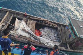 KM Terang Bulan IV diamankan karena selundupkan pasir timah