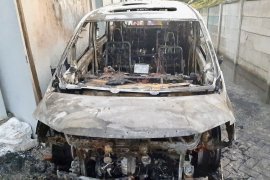 Polda Jatim: mobil Via Vallen diduga dibakar tetangga sendiri