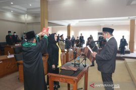 Liana resmi anggota DPRD Banjarbaru PAW