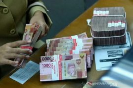Rupiah Rabu sore jatuh, tertekan kasus baru COVID-19