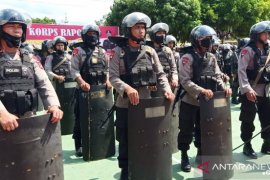 Warga kembali blokir jalan di Madina