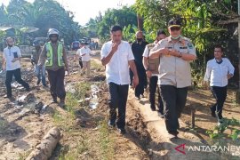 Kunjungi daerah terpencil, Nasrul Abit tekankan pembangunan infrastruktur penting majukan daerah