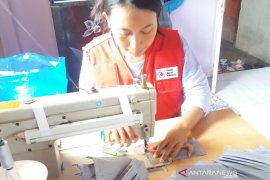 PMI pusat tunjuk relawan Sibat Banyuwangi produksi masker kain (video)