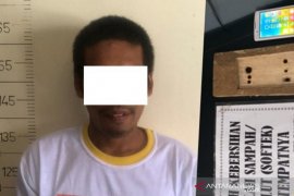 Polisi tangkap warga rekam perempuan di toilet pakai hp tersembunyi