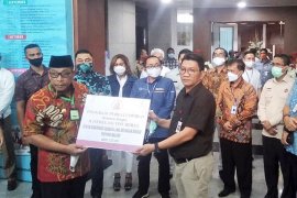 Sejumlah pihak bantu penanganan pandemi COVID-19 di Maluku