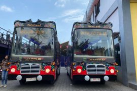Bus wisata Kota Madiun "Mabour" siap beroperasi