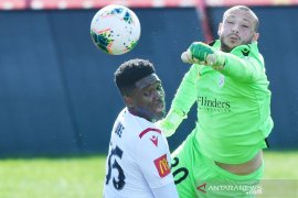 Kiper Adelaide United Isaac Richards pindah karir menjadi petarung MMA