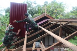 Kodim 0913/PPU Gelar Bedah Rumah Songsong HUT ke-62 Kodam VI Mlw