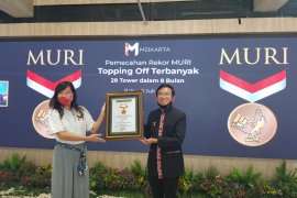 Meikarta terima penghargaan MURI atas keberhasilan lakukan topping off tower terbanyak (video)
