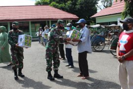 Bakti sosial Kodim 1008/Tanjung, bagikan ratusan sembako gratis