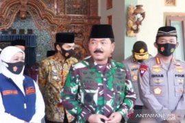 Kunjungan ke Madiun, Panglima TNI apresiasi protokol kesehatan di pondok pesantren
