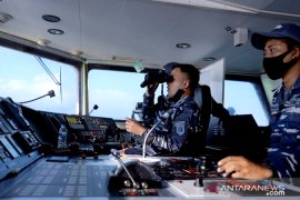 Indonesian Navy, Air Force conduct exercise near Malaysia border area