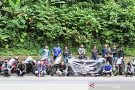 Touring malam hari bagi anak-anak motor menyenangkan