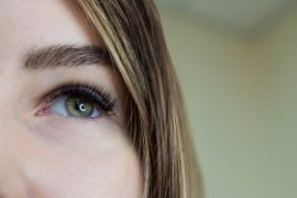 Tips untuk hilangkan lingkaran hitam di bawah mata