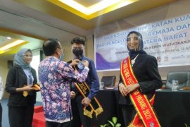 BKKBN Sumbar lantik Duta Genre sosialisasikan program ke generasi muda