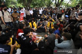 Ketua DPRD Kalsel Temui Pengunjuk Rasa