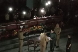 Lampu padam warnai penyerahan LKPJ Bupati Kolaka