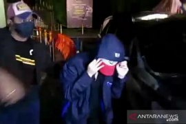 Identitas pria pemesan artis FTV inisial H