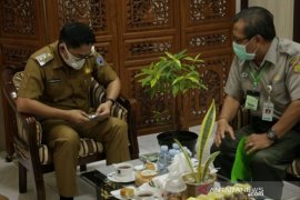 BPTP visits HSS to introduce eucalyptus necklace