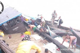 Kapal sembako karam di perairan Kuala Patah Parang