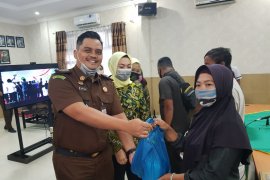 Hari Bhakti Adhyaksa,  Kejari Bengkalis adakan kegiatan baksos
