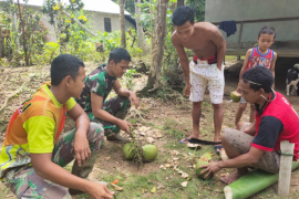 Air kelapa muda hilangkan dahaga anggota TMMD