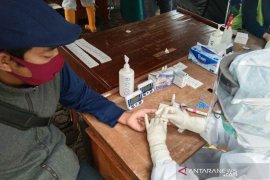 Warga Garut berharap pemerintah percepat hasil tes usap