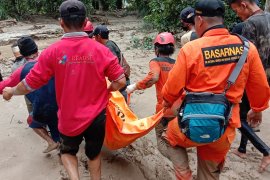 Tim SAR lanjutkan pencarian 15 korban banjir Luwu Utara