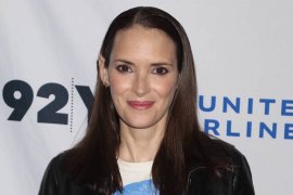 Winona Ryder & Vanessa Paradis bersaksi Johnny Depp bukan  tukang pukul