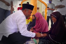 Andi Suhaimi tebar kebaikan di bulan Ramadhan