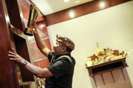 Bali United serahkan replika piala Liga 1 ke Bupati Gianyar