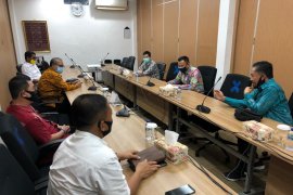 OJK dan Kadin Riau bahas kebijakan strategis pulihkan ekonomi