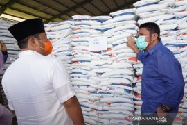 Dompet Dhuafa Sumsel bagikan paket sembako untuk para guru honor