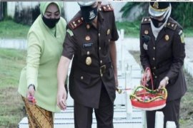 Kejari Tebing Tinggi ziarah ke Taman Makam Pahlawan