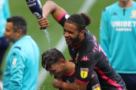 Promosi ke Liga Premier, Leeds  teken kontrak 5 tahun dengan Adidas