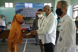 Bupati Sleman serahkan bantuan rehabilitasi 266 RTLH