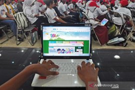 Tips jaga keamanan anak di dunia maya