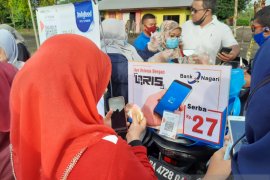 Bank Nagari Lubukbasung buka "Lapau Nagari Belanja 27" saat jalan santai