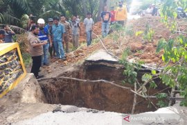 Bupati Madina : Dua jembatan sudah selesai diperbaiki