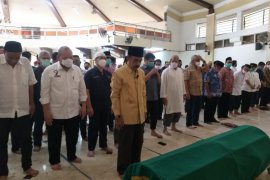 Ibunda Ketua DPD La Nyalla Mattalitti meninggal dunia, Wagub sampaikan duka cita