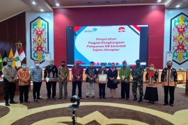 Palangka Raya raih tiga penghargaan nasional bidang kependudukan