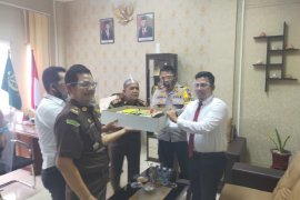 Kajari Sibolga dapat kejutan dari Kapolres Tapteng
